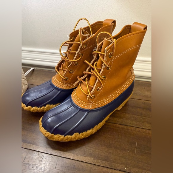L.L.Bean Women's 8" Bean
Boots in Tan/Navy size 7 - Picture 2 of 12